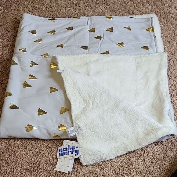 New with Tag Nordstrom Gray and Hold Trees with cream faux fur baby blanket. - Picture 2 of 4